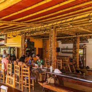 Restaurace v ubytování Los Amigos Ecoturismo y Reserva Natural + 25 fotografií