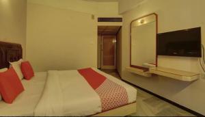 Gallery image of Padmam Hotel in Madurai