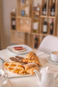 Jedlo v ubytovaní bed & breakfast alebo blízkom okolí