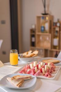 Jedlo v ubytovaní bed & breakfast alebo blízkom okolí