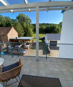 Balkoni atau teres di Ferienhaus mit Blick ins Grüne