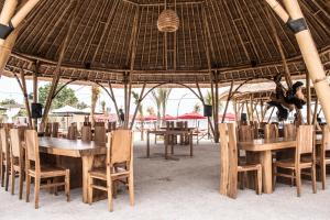 Restaurant o un lloc per menjar a Maruti Beach Club