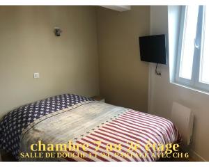 TV a/nebo společenská místnost v ubytování COLIVING TOUT CONFORT- LOOS LES LILLE-MAISON PARTAGEE-7 chambres-5 sdb-6WC-LOOS LES LILLE