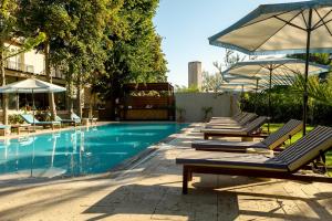 Swimmingpoolen hos eller tæt på Hotel Victoria