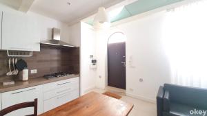 Kuchyňa alebo kuchynka v ubytovaní Urban Cottage - Casa Vacanze Bari