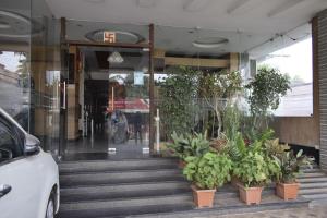 Afbeelding uit fotogalerij van Hotel Tamizh Park in Pondicherry