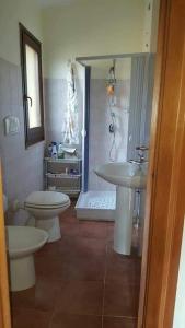 Bilik mandi di Casa Mony