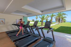 Fitness centrum a/nebo fitness zařízení v ubytování Sun Beach Resort