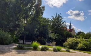 Jardín al aire libre en Garden Residence Prague Castle