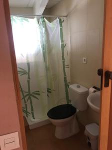 A bathroom at Hostal Casa Alonso