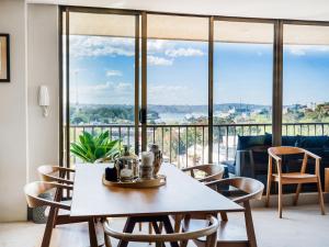 Gallery image of Inner City Harbour Views With Parking in Sydney