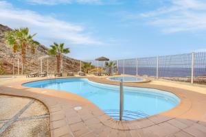 Bazén v ubytování LUXURY PENTHOUSE, Best Sunset, Heated Pool, Fast WiFi nebo v jeho okolí