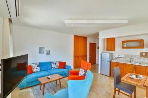 Una cocina o zona de cocina en Çınarlar Apart Hotel KAŞ