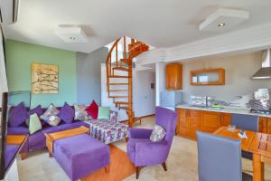Una cocina o zona de cocina en Çınarlar Apart Hotel KAŞ