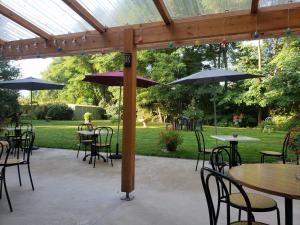 Zahrada ubytování Hôtel Acacia Nancy sud Lunéville