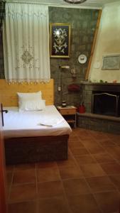 
A bed or beds in a room at Cozy ground mountain resort
