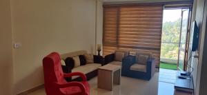 Seating area sa 2BHK Furnished Apartment/Near Kasauli/Barog/Luv Fun & Adventure
