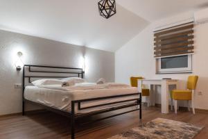 Ένα ή περισσότερα κρεβάτια σε δωμάτιο στο Heaven Premium apartments