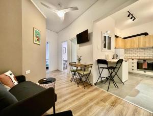 A kitchen or kitchenette at B&B Boutique Two Bedrooms Apartments Még 31 kép
