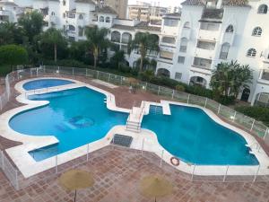 Basen w obiekcie M&J Benalmadena Retreat lub w pobliżu
