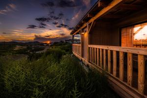 Balkón nebo terasa v ubytování -Pet Friendly- Miners Cabin #5 -Two Double Beds - Private Balcony