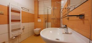 Koupelna v ubytování Apartmány Adieu