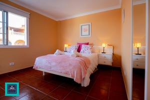 A bed or beds in a room at Inés Apartment, Montaña La Data