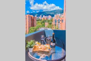 Foto da galeria de Beautiful Apartment UltraFast Internet /El Poblado em Medellín
