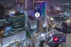 Pemandangan umum bagi Surabaya atau pemandangan bandar yang diambil dari hotel