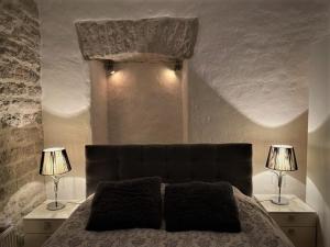 Ένα ή περισσότερα κρεβάτια σε δωμάτιο στο Perfect stay in Old Town with Parking +9 φωτογραφίες