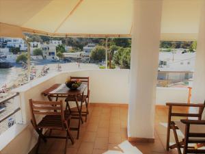 A restaurant or other place to eat at The eagle