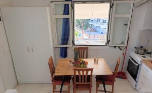 A kitchen or kitchenette at The eagle