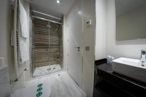 Kúpeľňa v ubytovaní Apartamentos Palacio de Yolanda