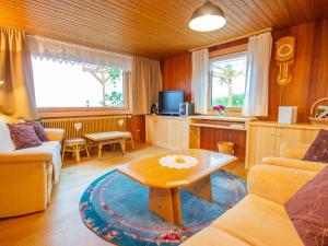 Setusvæði á Chalet The Schatzie by Interhome