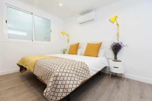 Posteľ alebo postele v izbe v ubytovaní ISG Apartments Downtown family haven Free parking spot