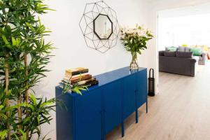 Posedenie v ubytovaní ISG Apartments Downtown family haven Free parking spot