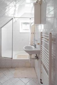 Koupelna v ubytování Podhájska - Apartmány Pod Orechom
