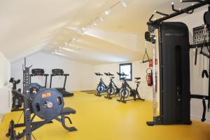 Fitness center at/o fitness facilities sa Residencia Universitaria Málaga Centro