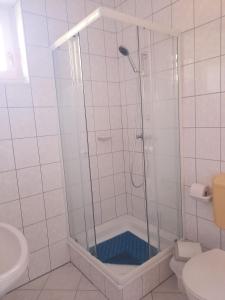 Lijoli Lounge Vendégház tesisinde bir banyo