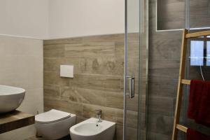Ένα μπάνιο στο Casa Il Geranio Tenna OSPITAR +26 φωτογραφίες