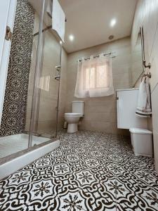 Sun Sea Living Gozo tesisinde bir banyo