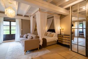 Posteľ alebo postele v izbe v ubytovaní Hotel Palacio De Luko