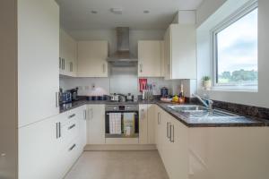 Cosy 1 Bed Apartment with LillyRose Apartments, Free Parking, Free Wi-Fi, Hemel Hempstead