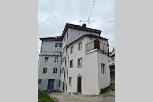 Budova, kde se vila nachází