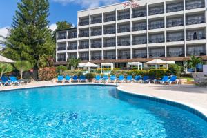 Бассейн в Bel Jou Adults Only - All Inclusive или поблизости