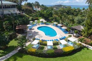 Бассейн в Bel Jou Adults Only - All Inclusive или поблизости