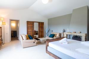 Ένα ή περισσότερα κρεβάτια σε δωμάτιο στο MAISON AVEC PISCINE - PROCHE AVIGNON - WiFI GRATUIT