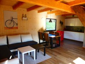 Billede fra billedgalleriet på Szare Domki z Widokiem i Nowy Żmigród + 18 billeder