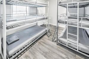 Modern Coed Dorm 10 mins from Jim Thorpe emeletes ágyai egy szobában