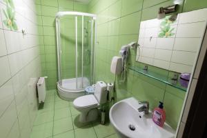 Koupelna v ubytování Jopi Hostel Katowice Centrum + 36 fotografií